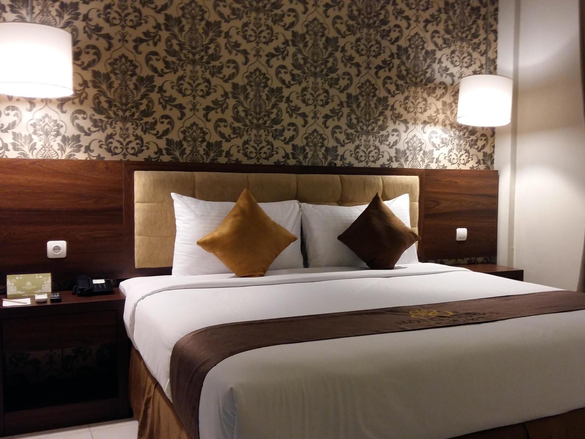 Hotel Safira Magelang Exterior photo
