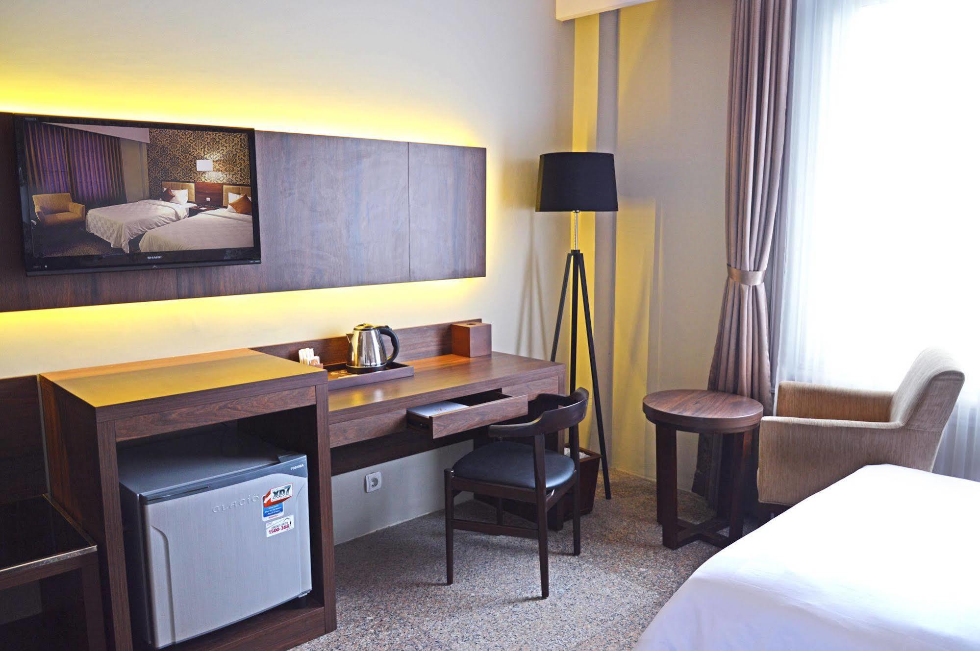 Hotel Safira Magelang Exterior photo