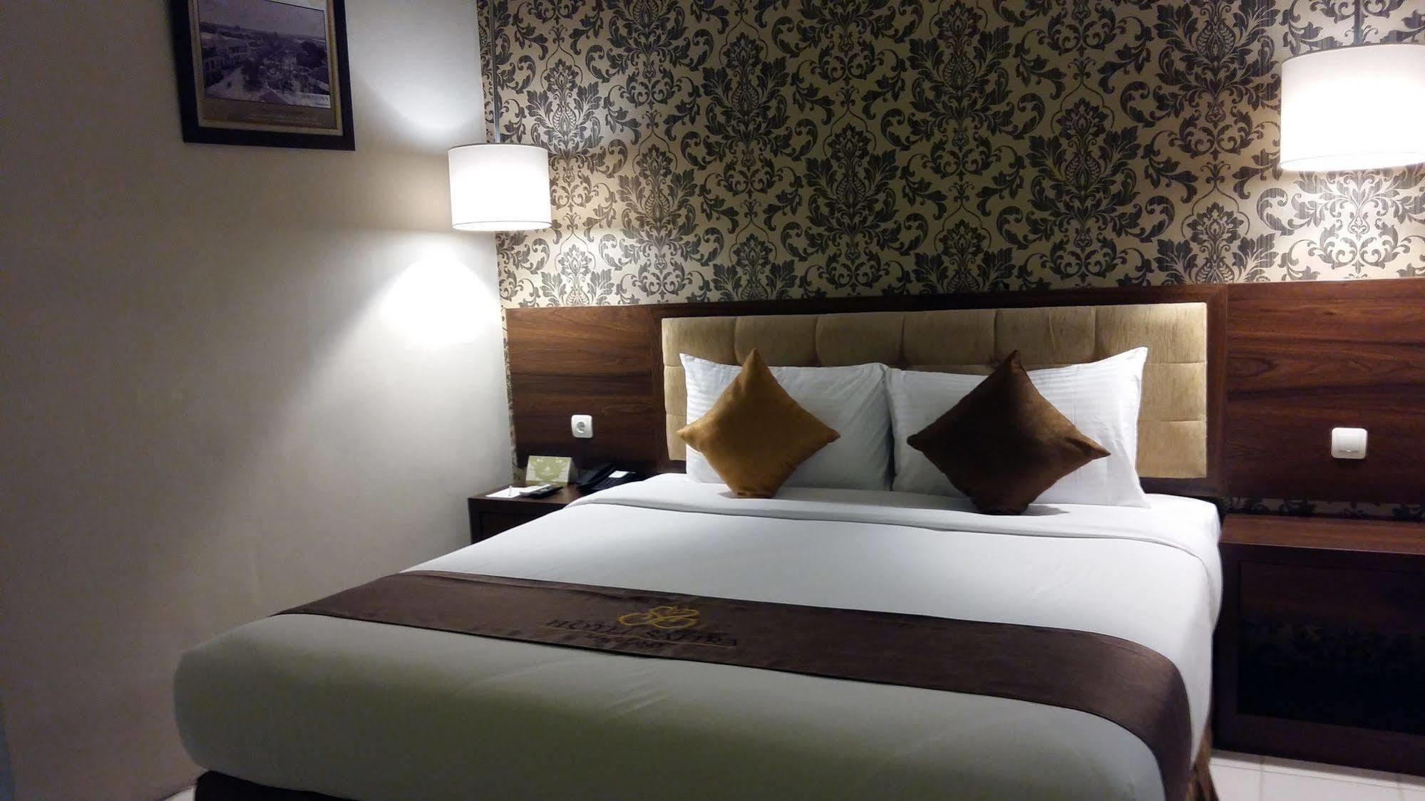Hotel Safira Magelang Exterior photo